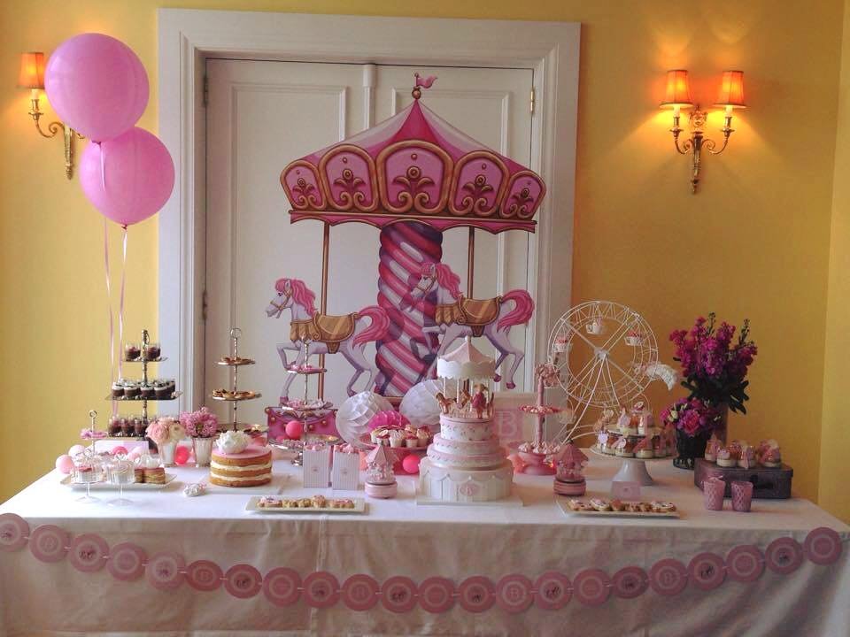 Baptizado Benedita · mesa carrossel