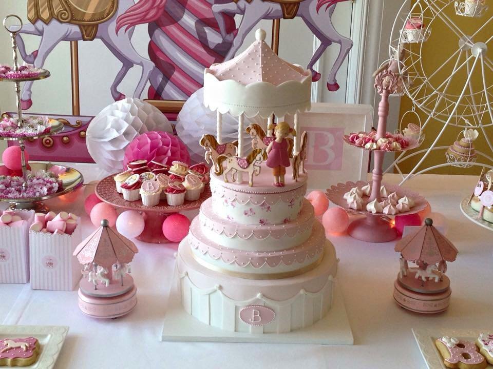 Baptizado Benedita · bolo carrossel